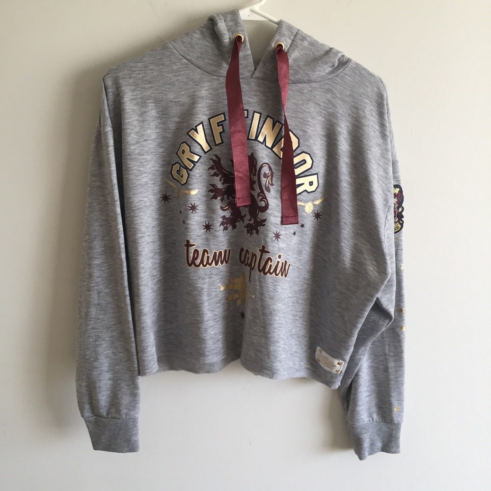 ❌Sold❌ NWOT Cropped Gryffindor Team Captain Hoodie